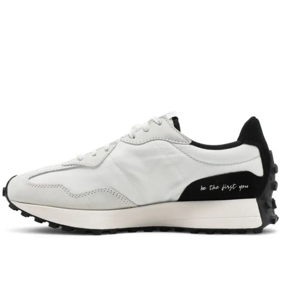 Limited Edition New Balance 327
Sea Salt Black sz 8.5 - Picture 4 of 11